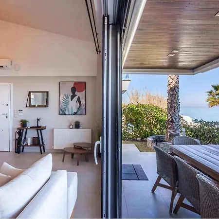 Seafront Luxury Almyra, Chalkidiki ヴィラ ポリフロノ