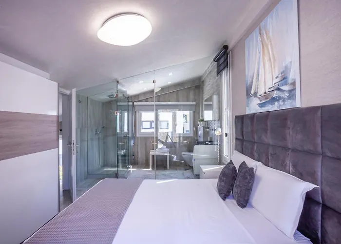 Seafront Luxury Almyra, Chalkidiki ヴィラ ポリフロノ