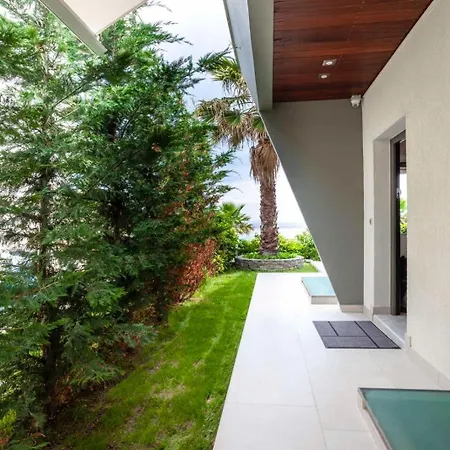 Seafront Luxury Almyra, Chalkidiki Villa