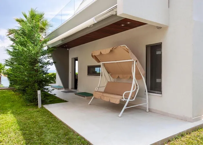 Seafront Luxury Almyra, Chalkidiki Villa *